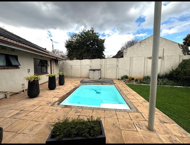 4 BEDROOM HOUSE FOR SALE IN BUURENDAL